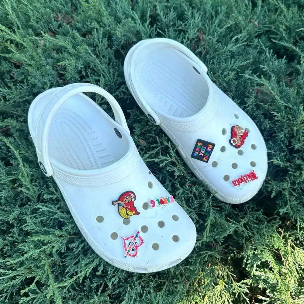 Crocs Unisex‎ Adult Classic Clogs With Charms Size M6 W8 White